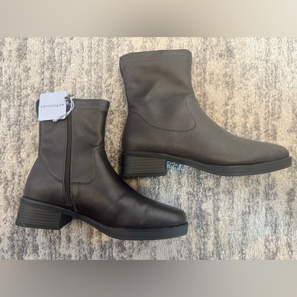 New with tags! Aerosoles Dazzy in Java color (not black), size 9.5.
